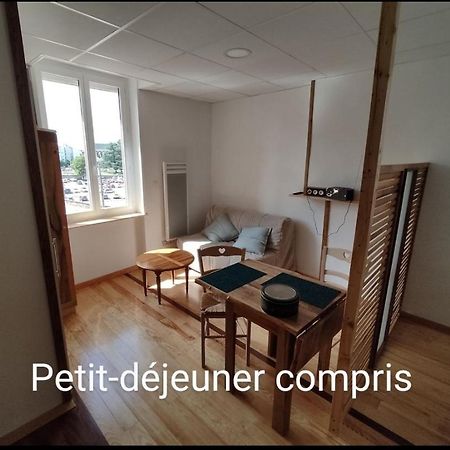 Studio Sympa Avec Petit Dejeuner Entre Canal Et Loire Roanne Exteriör bild