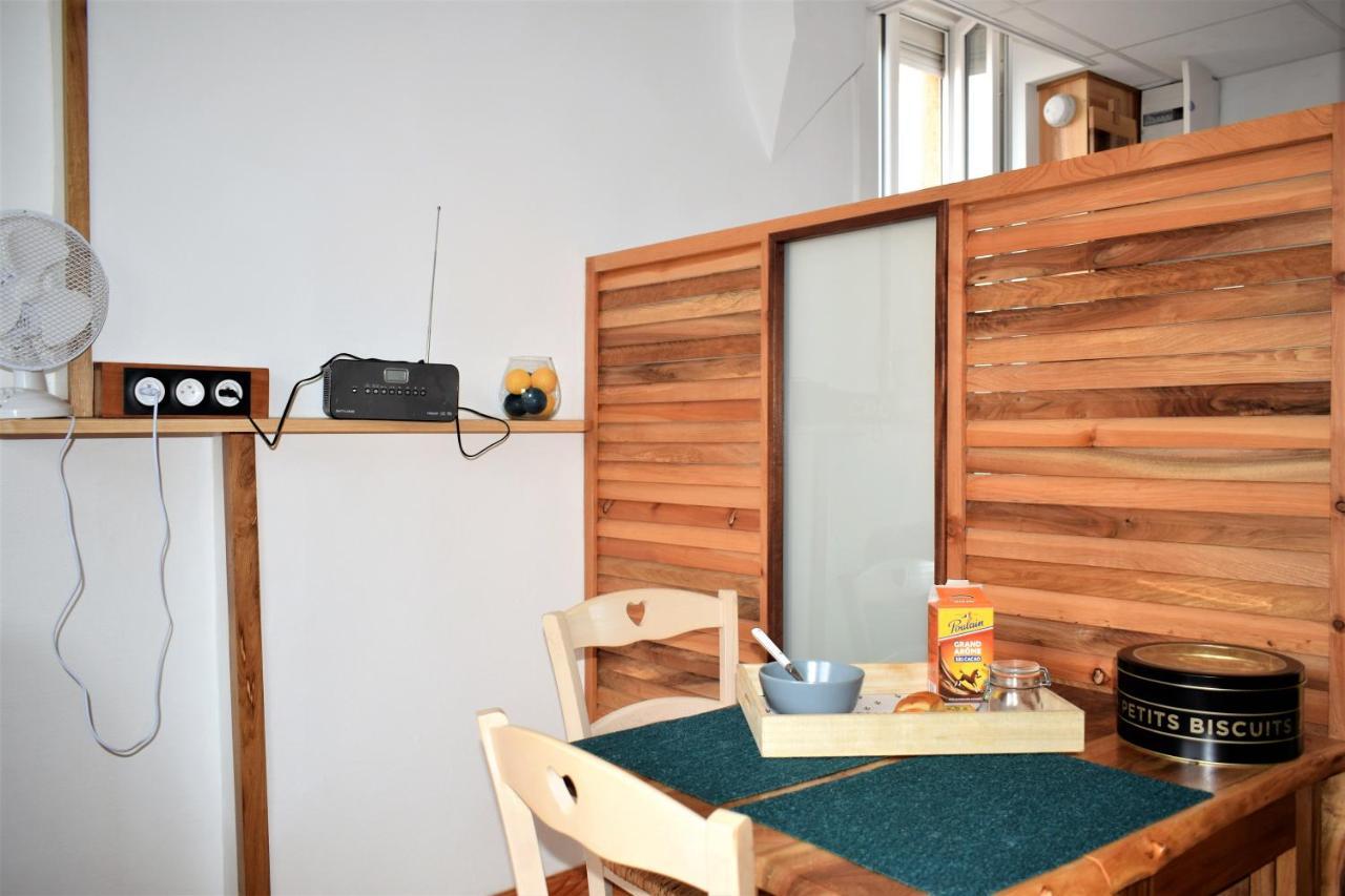 Studio Sympa Avec Petit Dejeuner Entre Canal Et Loire Roanne Exteriör bild